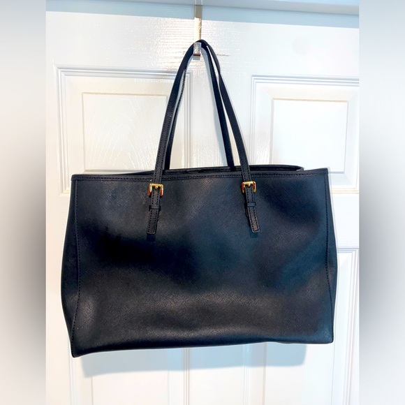 Michael Kors black purse with dust bag. - Picture 2 of 6